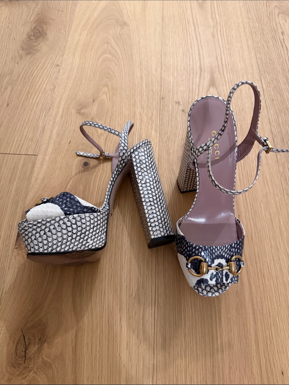 Gucci black and White Python-Pattern Platform Sandals with Gold Horsebit
